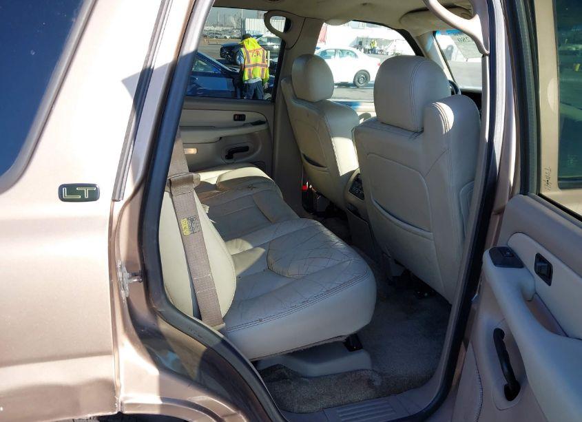 Photo 8 of 2003 Chevrolet Tahoe LT (VIN 1GNEC13T53R139198)