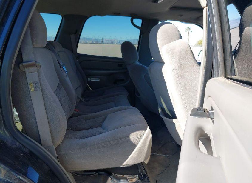 Photo 8 of 2005 Chevrolet Tahoe LS (VIN 1GNEC13T55R119357)