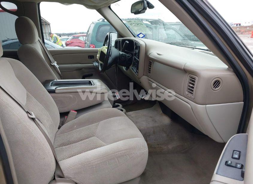 Photo 5 of 2006 Chevrolet Tahoe LS (VIN 1GNEC13T56J113168)