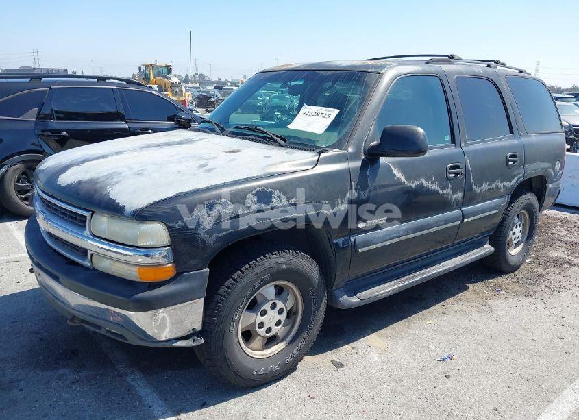 Photo 2 of 2000 Chevrolet Tahoe ALL NEW LS (VIN 1GNEC13T5YJ158744)
