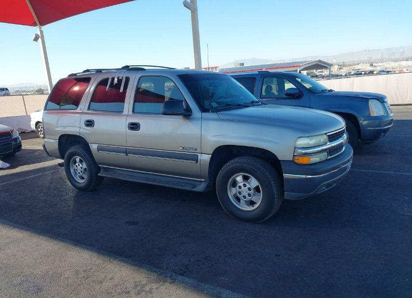 2002 Chevrolet Tahoe LS (VIN 1GNEC13T62R315321) main photo