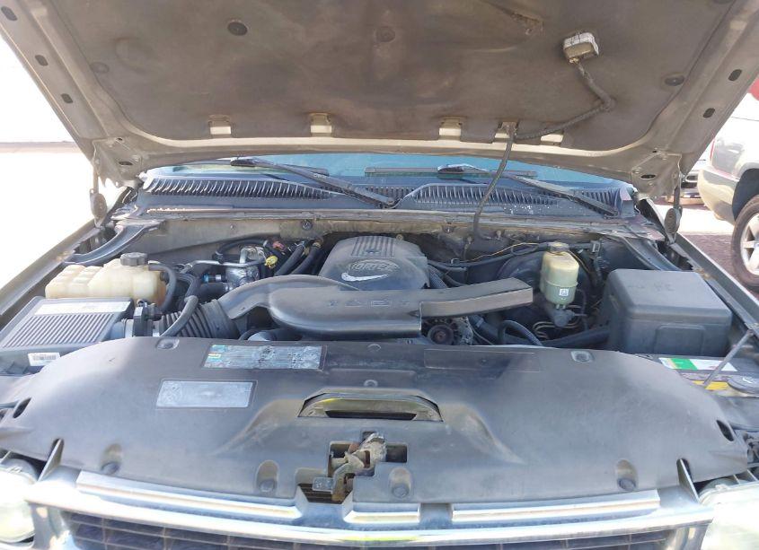 Photo 10 of 2002 Chevrolet Tahoe LS (VIN 1GNEC13T62R315321)