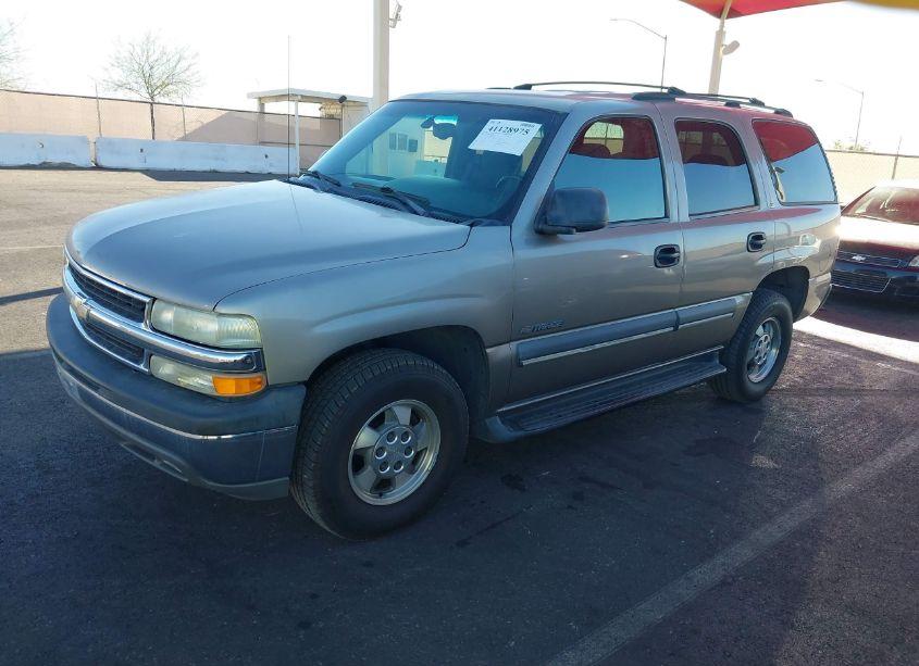 Photo 2 of 2002 Chevrolet Tahoe LS (VIN 1GNEC13T62R315321)