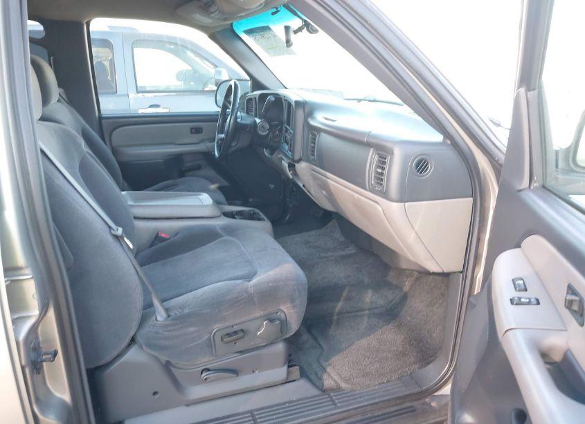 Photo 5 of 2002 Chevrolet Tahoe LS (VIN 1GNEC13T62R315321)