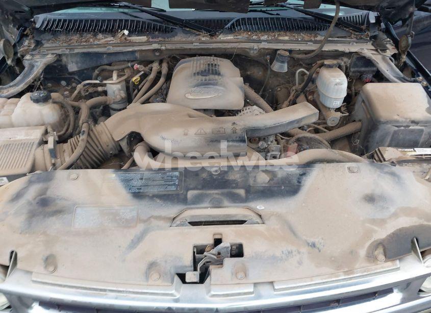 Photo 10 of 2004 Chevrolet Tahoe LS (VIN 1GNEC13T64J195165)