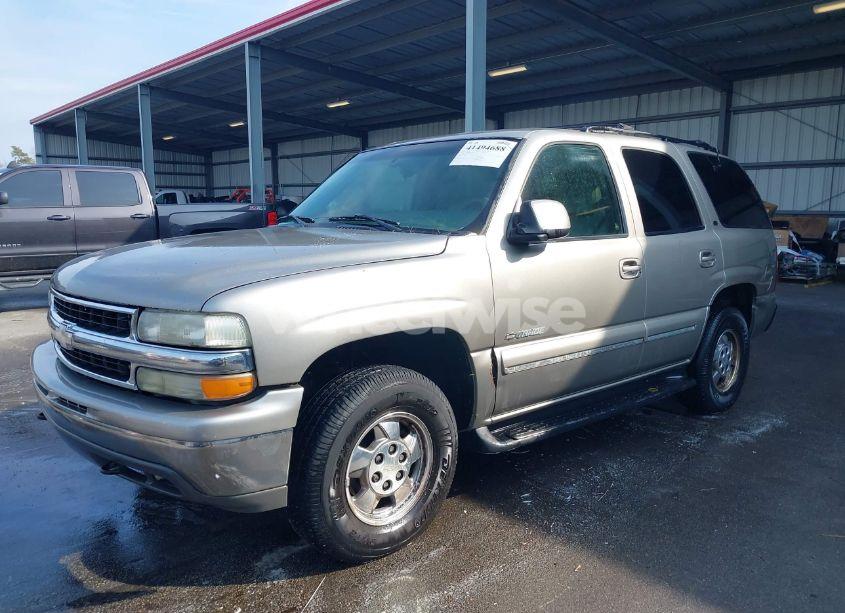 Photo 2 of 2001 Chevrolet Tahoe LT (VIN 1GNEC13T71J124102)