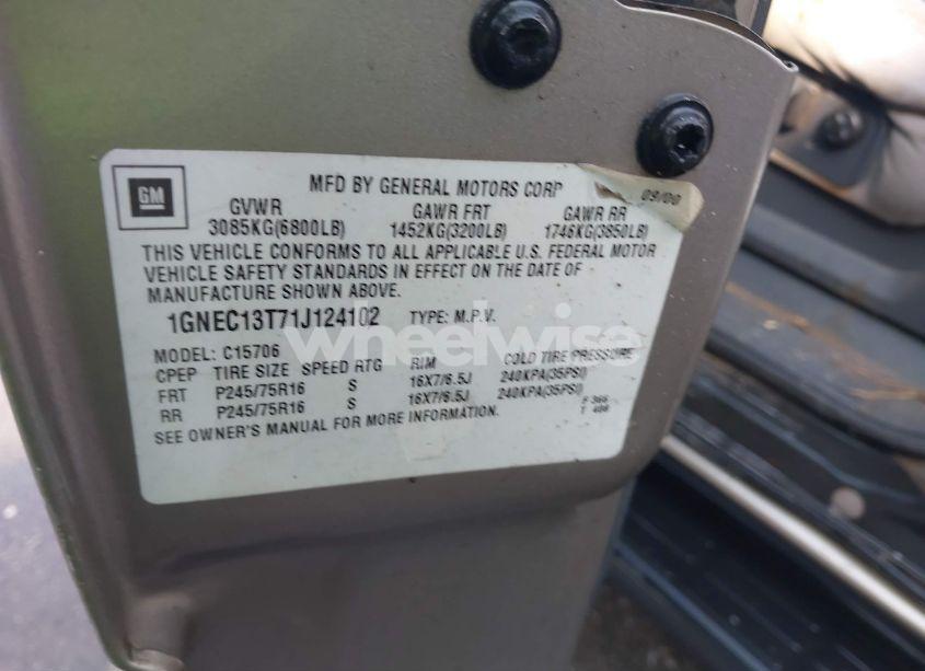 Photo 9 of 2001 Chevrolet Tahoe LT (VIN 1GNEC13T71J124102)