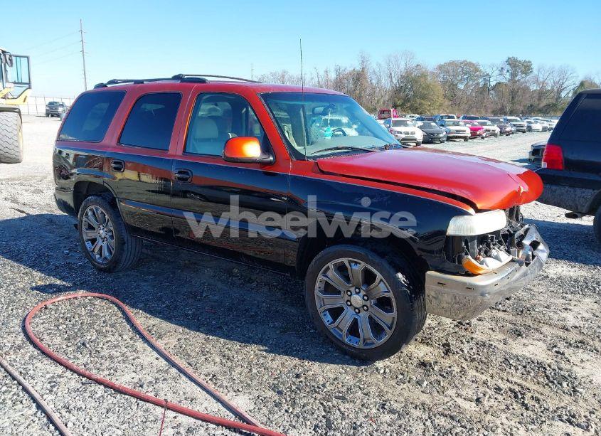 2001 Chevrolet Tahoe LT (VIN 1GNEC13T71J157102) main photo
