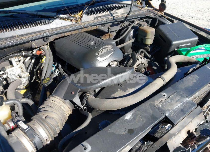 Photo 10 of 2001 Chevrolet Tahoe LT (VIN 1GNEC13T71J157102)