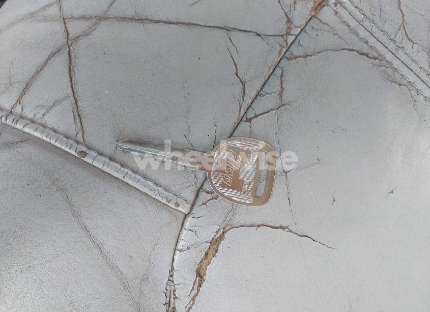 Photo 11 of 2001 Chevrolet Tahoe LT (VIN 1GNEC13T71J157102)