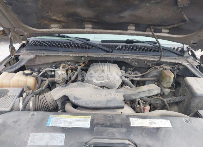 Photo 10 of 2001 Chevrolet Tahoe LT (VIN 1GNEC13T71J262240)