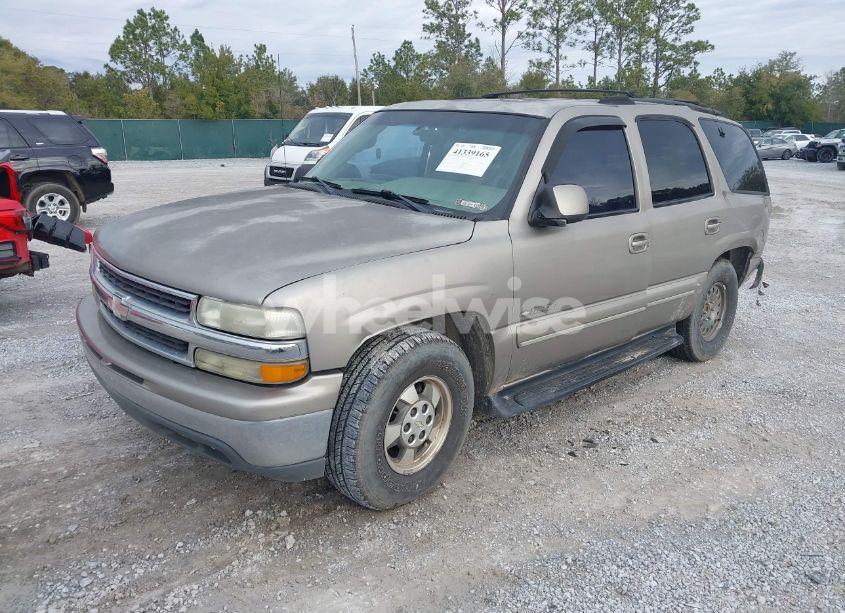 Photo 2 of 2001 Chevrolet Tahoe LT (VIN 1GNEC13T71J262240)