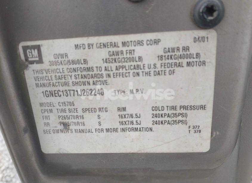 Photo 9 of 2001 Chevrolet Tahoe LT (VIN 1GNEC13T71J262240)