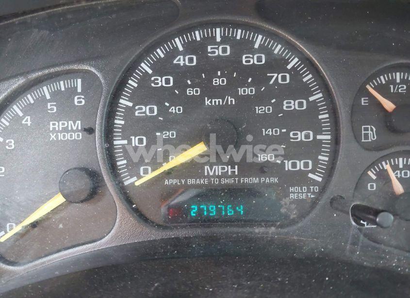 Photo 7 of 2001 Chevrolet Tahoe LS (VIN 1GNEC13T71R126532)