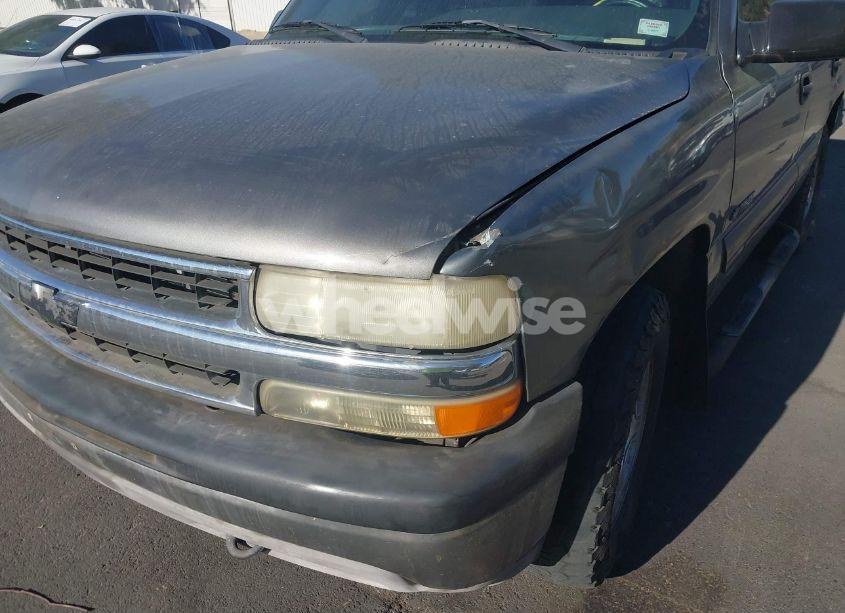 Photo 6 of 2001 Chevrolet Tahoe LS (VIN 1GNEC13T71R152340)