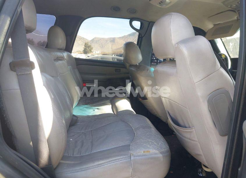 Photo 8 of 2001 Chevrolet Tahoe LS (VIN 1GNEC13T71R152340)