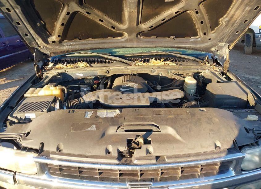 Photo 10 of 2001 Chevrolet Tahoe LS (VIN 1GNEC13T71R178601)