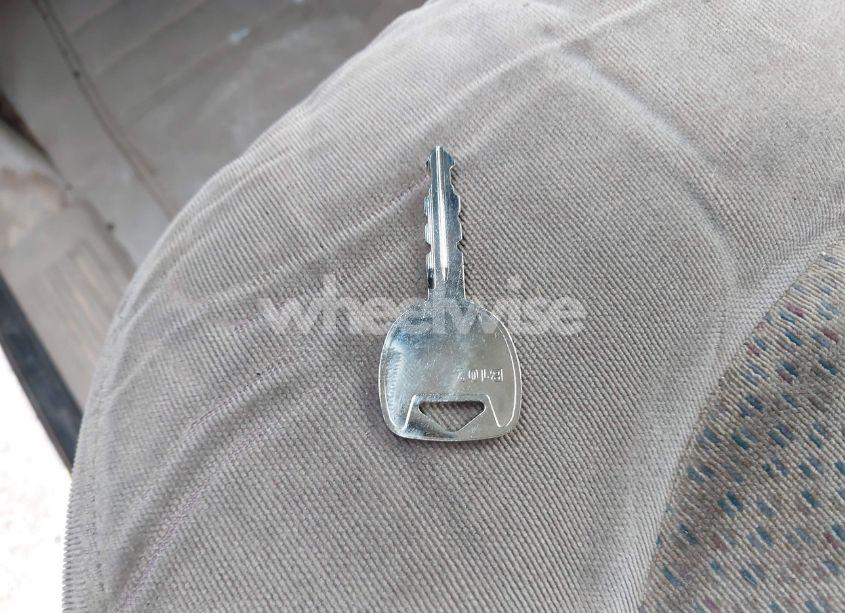 Photo 11 of 2001 Chevrolet Tahoe LS (VIN 1GNEC13T71R178601)