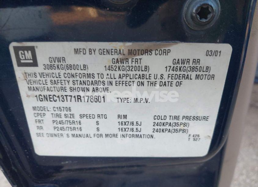 Photo 9 of 2001 Chevrolet Tahoe LS (VIN 1GNEC13T71R178601)