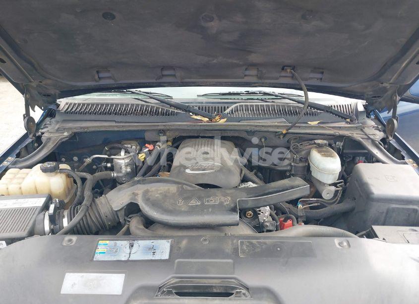 Photo 10 of 2003 Chevrolet Tahoe LT (VIN 1GNEC13T73R263893)