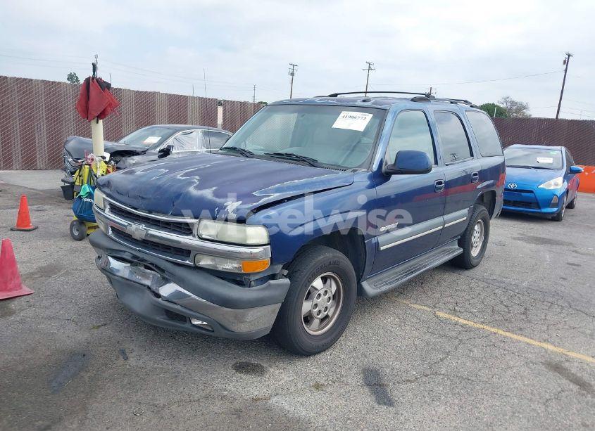 Photo 2 of 2003 Chevrolet Tahoe LT (VIN 1GNEC13T73R263893)