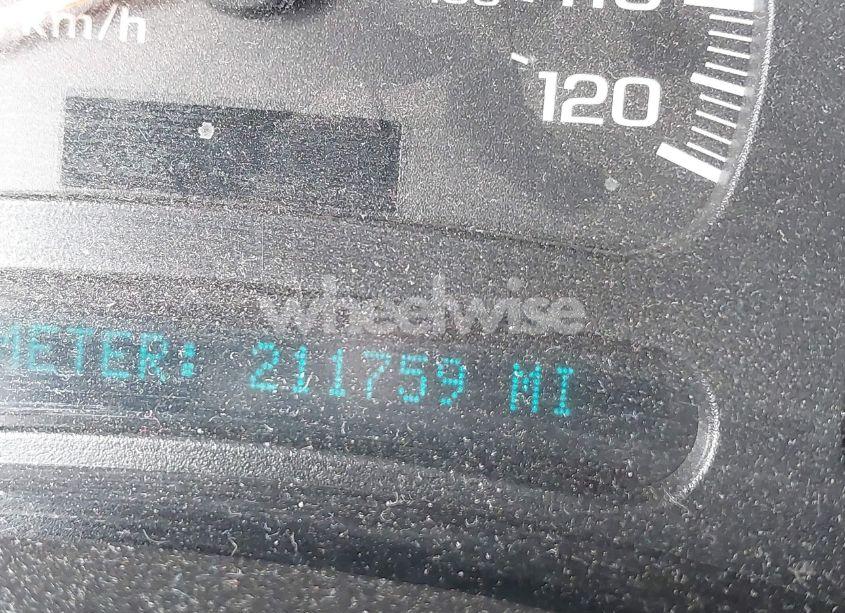 Photo 7 of 2003 Chevrolet Tahoe LT (VIN 1GNEC13T73R263893)