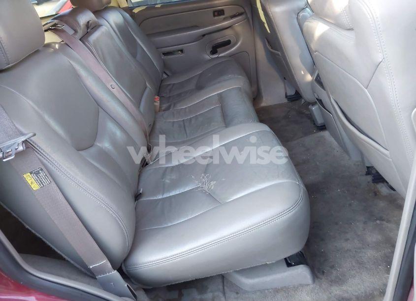 Photo 8 of 2005 Chevrolet Tahoe LS (VIN 1GNEC13T75J253589)