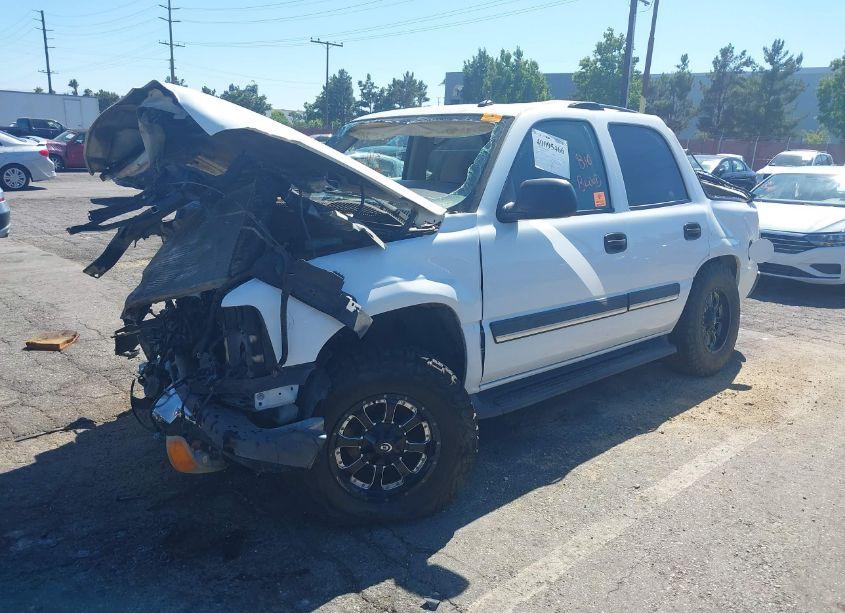 Photo 2 of 2005 Chevrolet Tahoe LS (VIN 1GNEC13T75R167636)