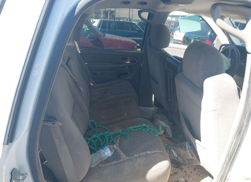 Photo 8 of 2005 Chevrolet Tahoe LS (VIN 1GNEC13T75R167636)