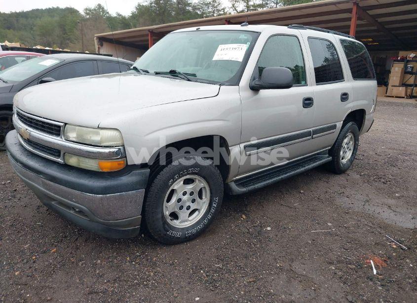 Photo 2 of 2005 Chevrolet Tahoe LS (VIN 1GNEC13T75R225390)