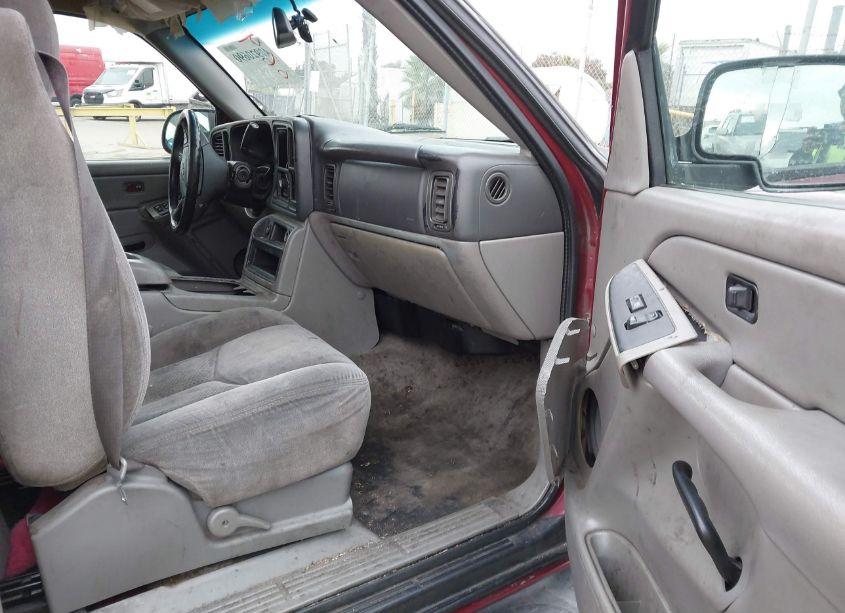 Photo 5 of 2006 Chevrolet Tahoe LS (VIN 1GNEC13T76R120382)