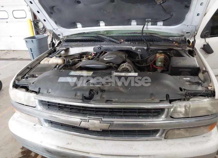 Photo 10 of 2001 Chevrolet Tahoe LT (VIN 1GNEC13T81J165371)