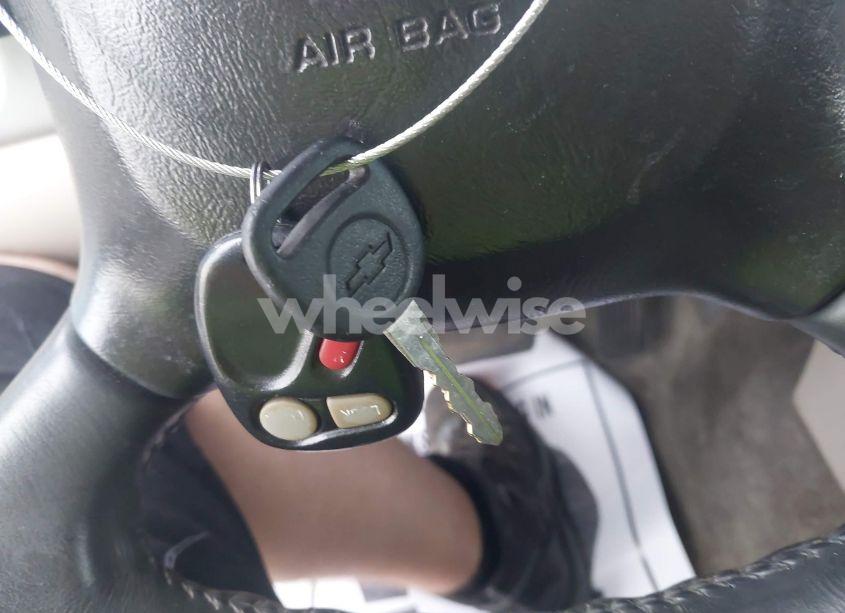 Photo 11 of 2001 Chevrolet Tahoe LT (VIN 1GNEC13T81J178816)