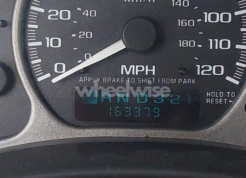 Photo 15 of 2001 Chevrolet Tahoe LT (VIN 1GNEC13T81J178816)