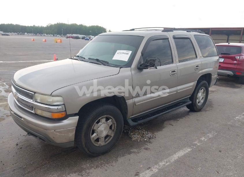 Photo 2 of 2001 Chevrolet Tahoe LT (VIN 1GNEC13T81J178816)