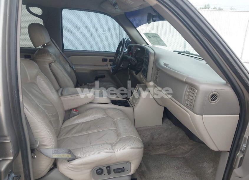 Photo 5 of 2001 Chevrolet Tahoe LT (VIN 1GNEC13T81J178816)