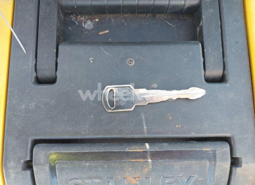 Photo 11 of 2001 Chevrolet Tahoe LS (VIN 1GNEC13T81R141783)