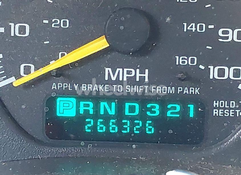 Photo 16 of 2001 Chevrolet Tahoe LS (VIN 1GNEC13T81R141783)