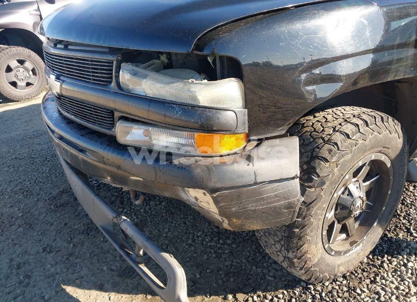 Photo 6 of 2001 Chevrolet Tahoe LS (VIN 1GNEC13T81R141783)