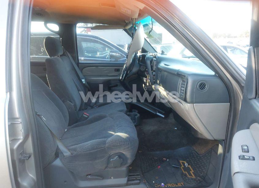 Photo 5 of 2001 Chevrolet Tahoe LS (VIN 1GNEC13T81R185895)