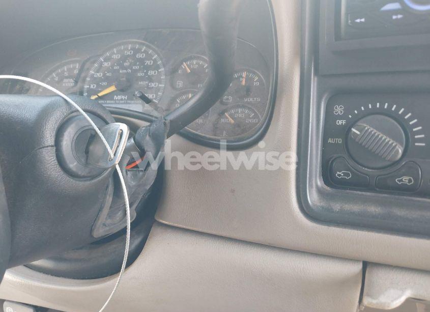 Photo 11 of 2001 Chevrolet Tahoe LT (VIN 1GNEC13T81R190806)