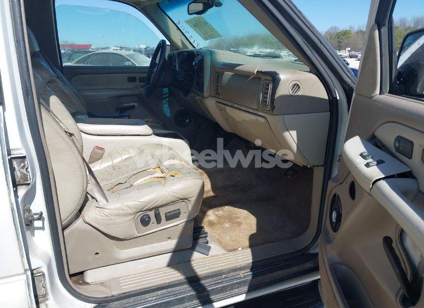 Photo 5 of 2001 Chevrolet Tahoe LT (VIN 1GNEC13T81R190806)