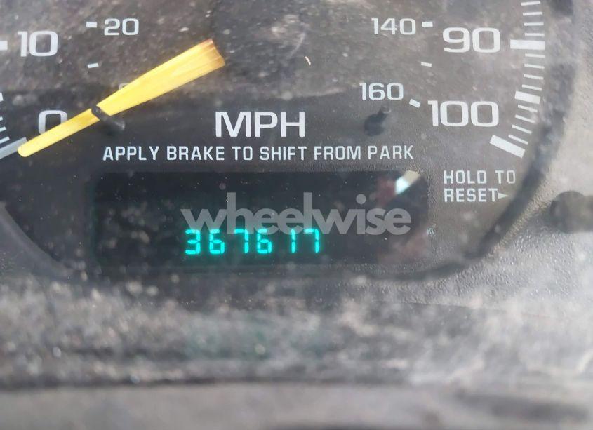 Photo 7 of 2001 Chevrolet Tahoe LT (VIN 1GNEC13T81R190806)