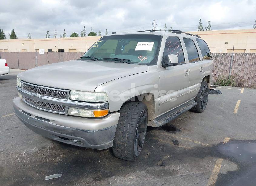 Photo 2 of 2004 Chevrolet Tahoe LT (VIN 1GNEC13T84R303870)