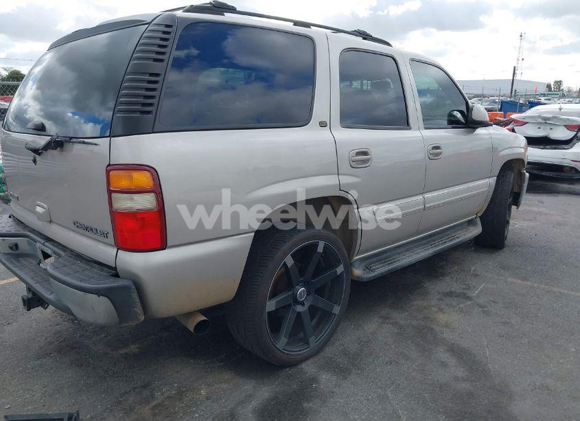 Photo 4 of 2004 Chevrolet Tahoe LT (VIN 1GNEC13T84R303870)