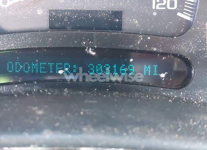 Photo 7 of 2005 Chevrolet Tahoe LT (VIN 1GNEC13T85J201856)