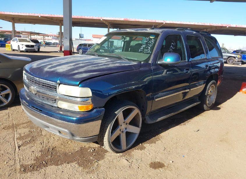 Photo 2 of 2005 Chevrolet Tahoe LT (VIN 1GNEC13T85R132636)