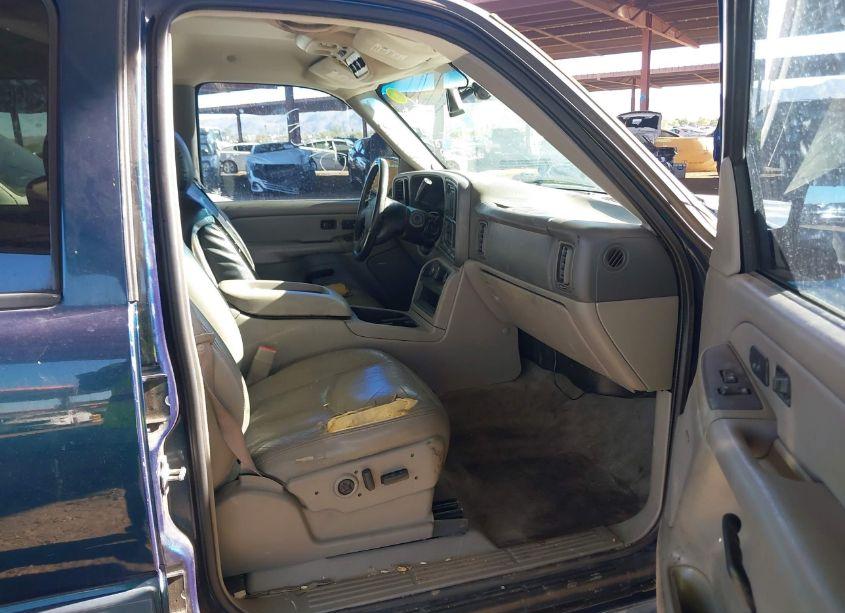 Photo 5 of 2005 Chevrolet Tahoe LT (VIN 1GNEC13T85R132636)