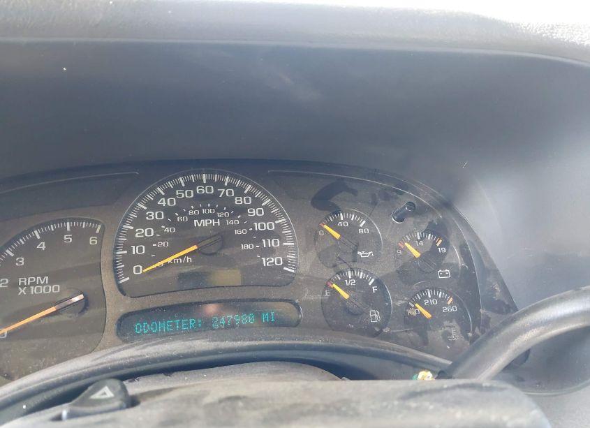 Photo 6 of 2005 Chevrolet Tahoe LT (VIN 1GNEC13T85R132636)