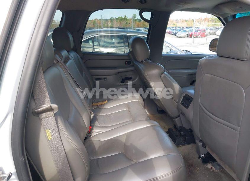 Photo 8 of 2005 Chevrolet Tahoe LS (VIN 1GNEC13T85R137643)